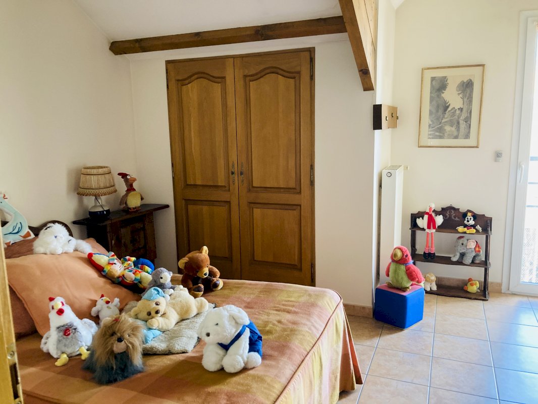 Maison familiale de 205 m² - Photo 10 - Chaville
