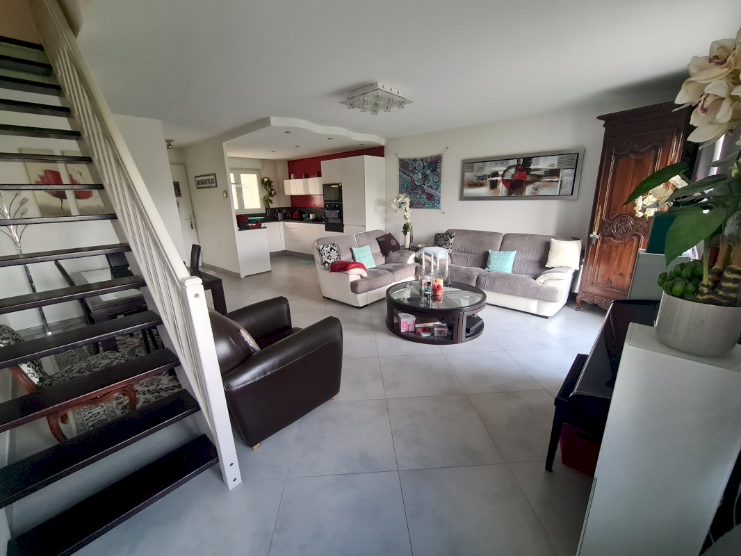Triplex de charme en centre-ville - Photo 1 - Chevry-Cossigny