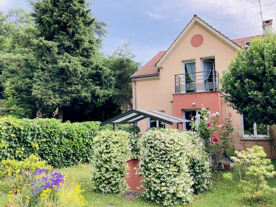 Maison familiale de 205 m² - Photo 1 - Chaville