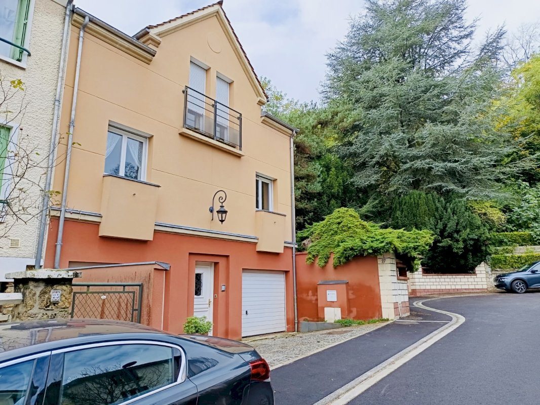 Maison familiale de 205 m² - Photo 2 - Chaville