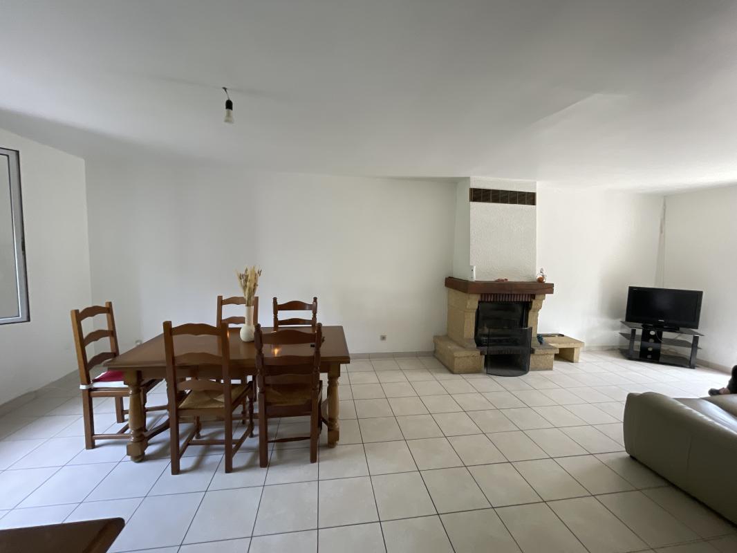 Charmante maison de 1985 plain -pied avec garage et jardin de 500m² - Photo 3 - Bruyères-sur-Oise