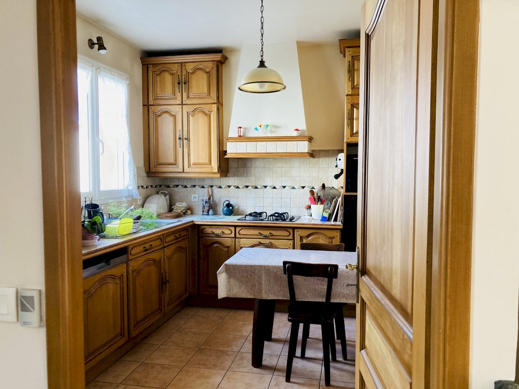 Maison familiale de 205 m² - Photo 4 - Chaville