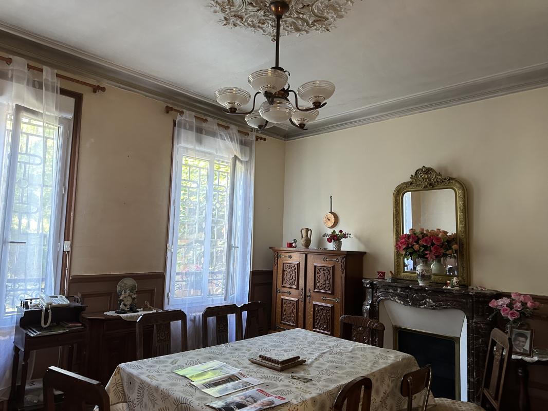 Demeure bourgeoise de 180 m² | Épinay sur Seine - Photo 4 - Épinay-sur-Seine
