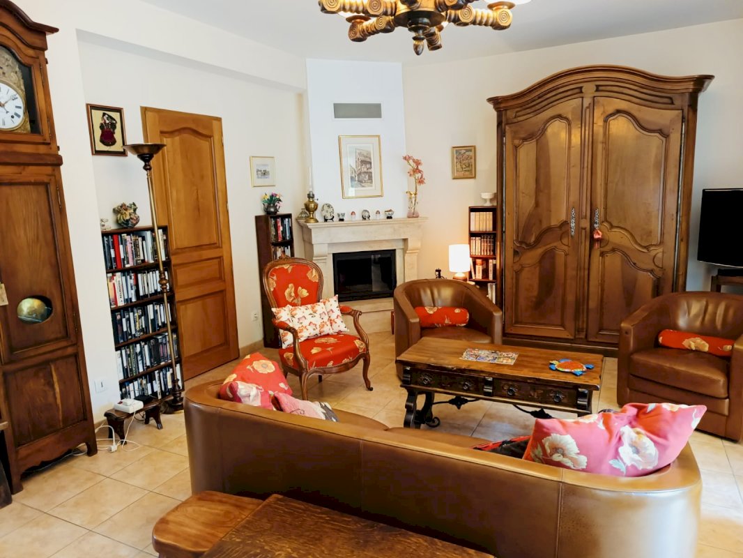 Maison familiale de 205 m² - Photo 6 - Chaville