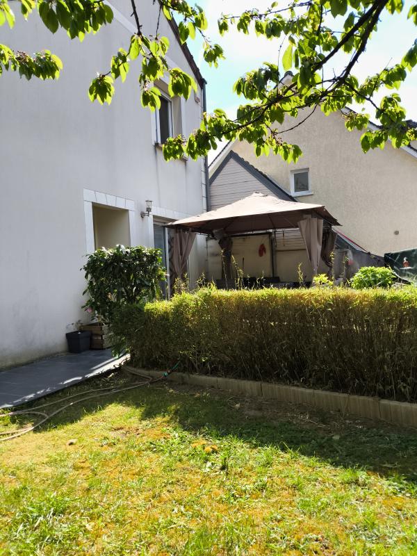 Pavillon de 185m² (Sous-sol de 75 m² et deux niveau de 110 m2 terrasse de 30 M2 plus jardin) Noisy le Grand - Photo 6 - Noisy-le-Grand