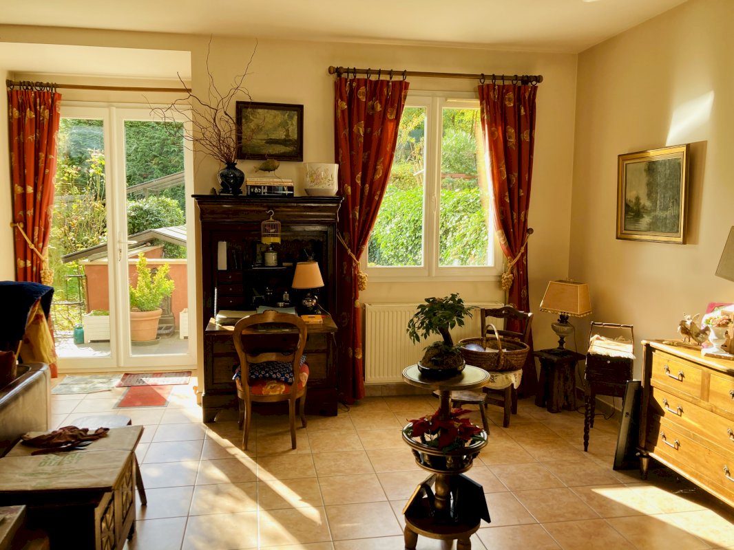 Maison familiale de 205 m² - Photo 7 - Chaville