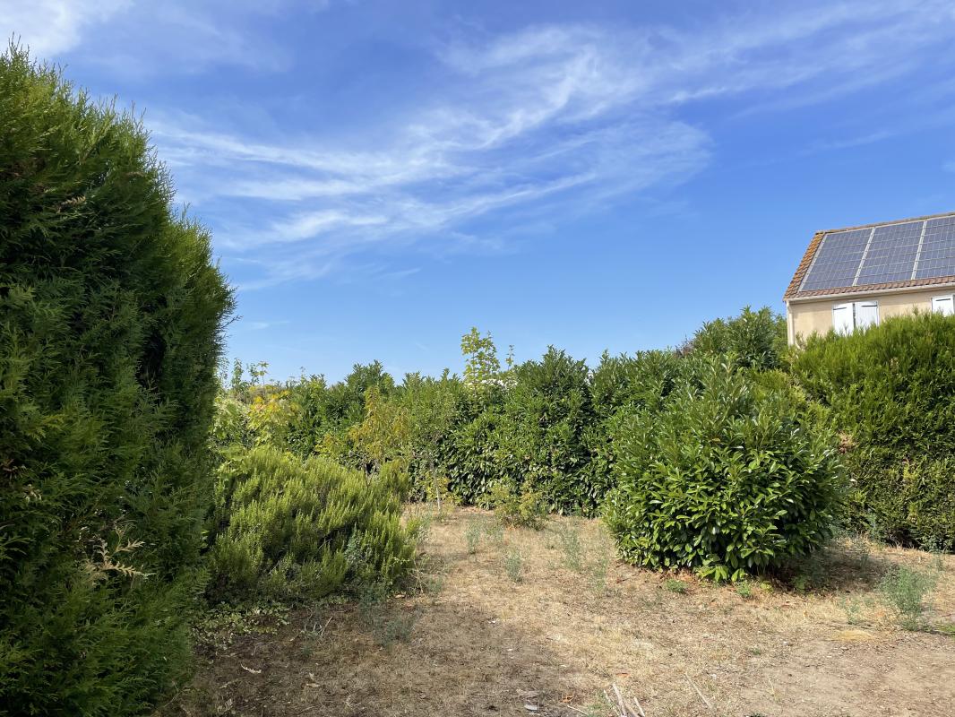 Charmante maison de 1985 plain -pied avec garage et jardin de 500m² - Photo 7 - Bruyères-sur-Oise