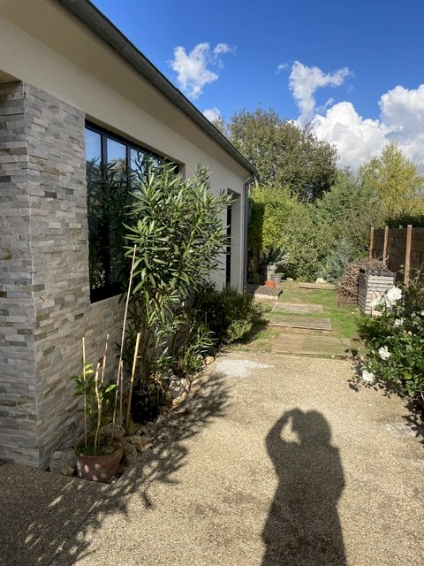Maison d'architecte de plain-pied jardin arboré de 930m² 5 min à pied centre d'Orgeval, avec sauna et hammam - Photo 7 - Orgeval