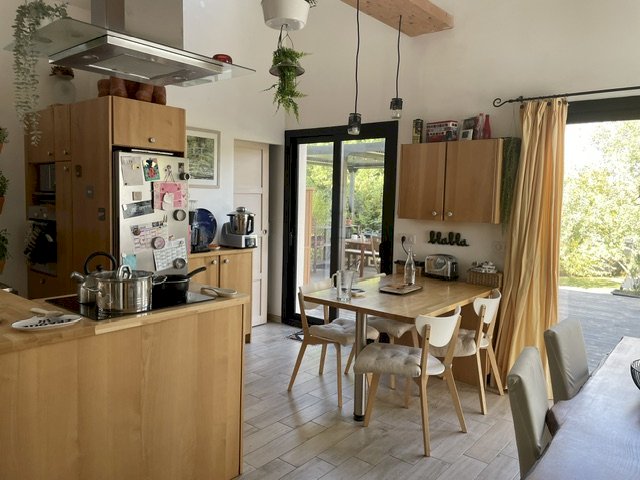 Maison d'architecte de plain-pied jardin arboré de 930m² 5 min à pied centre d'Orgeval, avec sauna et hammam - Photo 8 - Orgeval