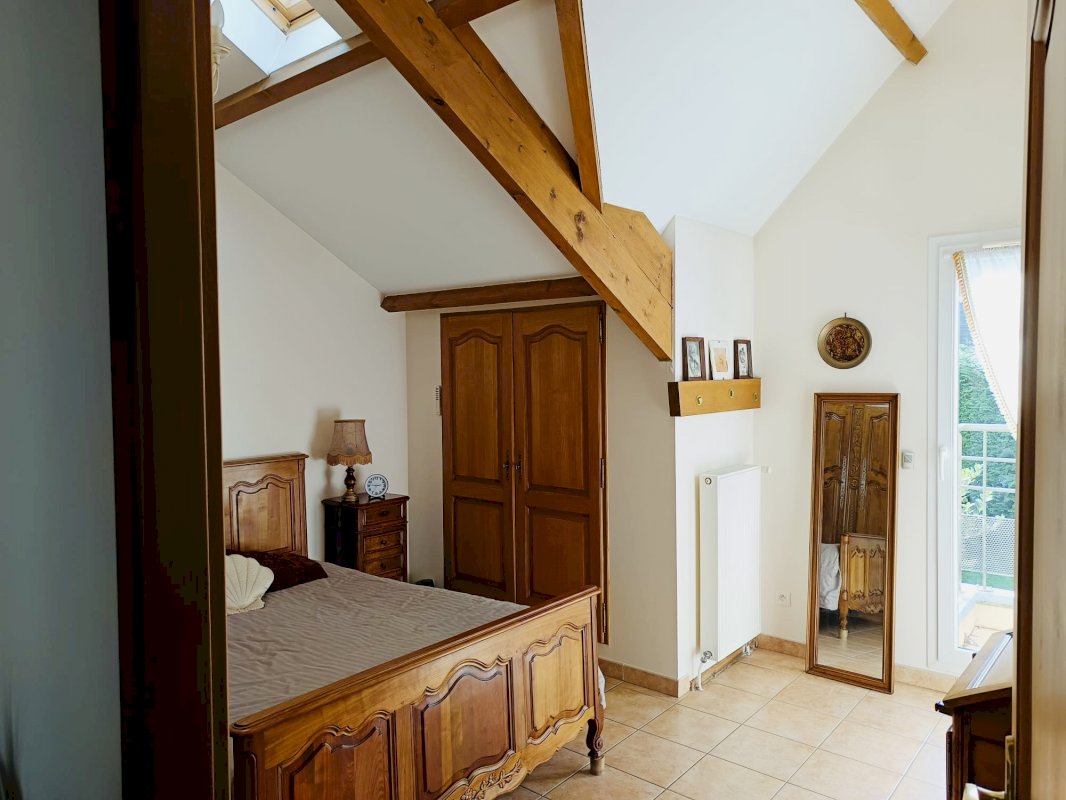 Maison familiale de 205 m² - Photo 9 - Chaville