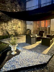 Maison de 170 m² en plein centre de Méréville (91) avec dépendance , jardin avec bassin, grotte, terrasse, piscine hors sol et stationnement - Méréville (91660)